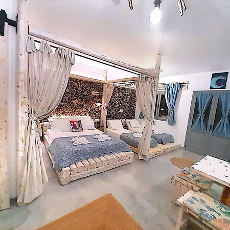 Ageri & Tritonis Luxury Apartamento Pefki
