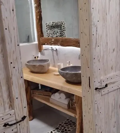 Ageri & Tritonis Luxury Pefki