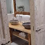 Ageri & Tritonis Luxury Pefki