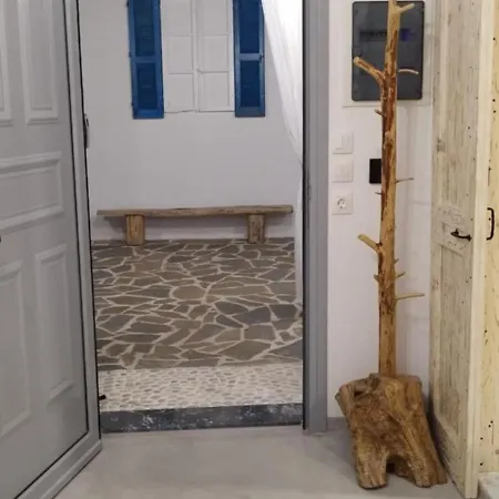 Ageri & Tritonis Luxury Apartman Pefki