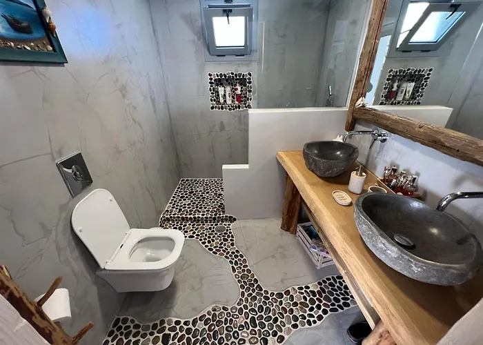 Ageri & Tritonis Luxury Pefki