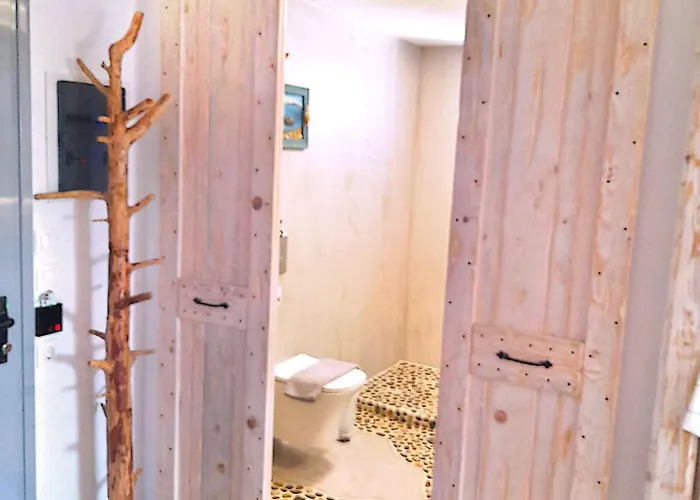 Ageri & Tritonis Luxury شقة