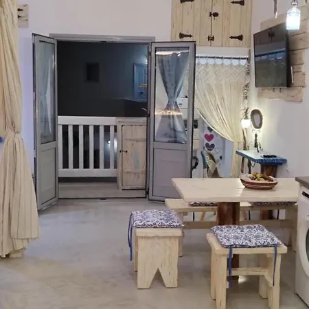 Ageri & Tritonis Luxury Apartman *