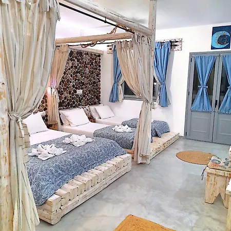 Ageri & Tritonis Luxury Apartman *