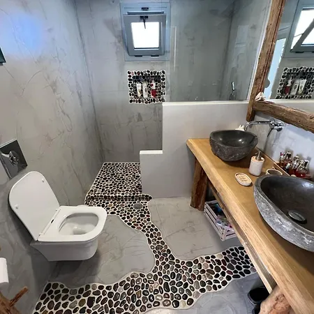 Ageri & Tritonis Luxury Pefki