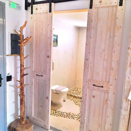 Ageri & Tritonis Luxury Daire