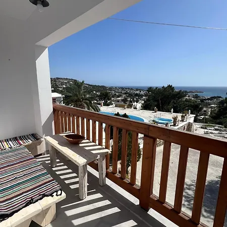 Ageri & Tritonis Luxury Apartman Pefki