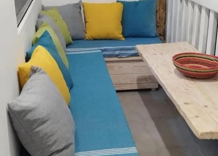 Ageri & Tritonis Luxury Apartament *