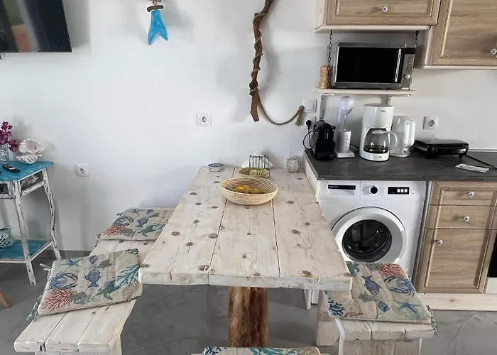 Ageri & Tritonis Luxury Apartament Pefki